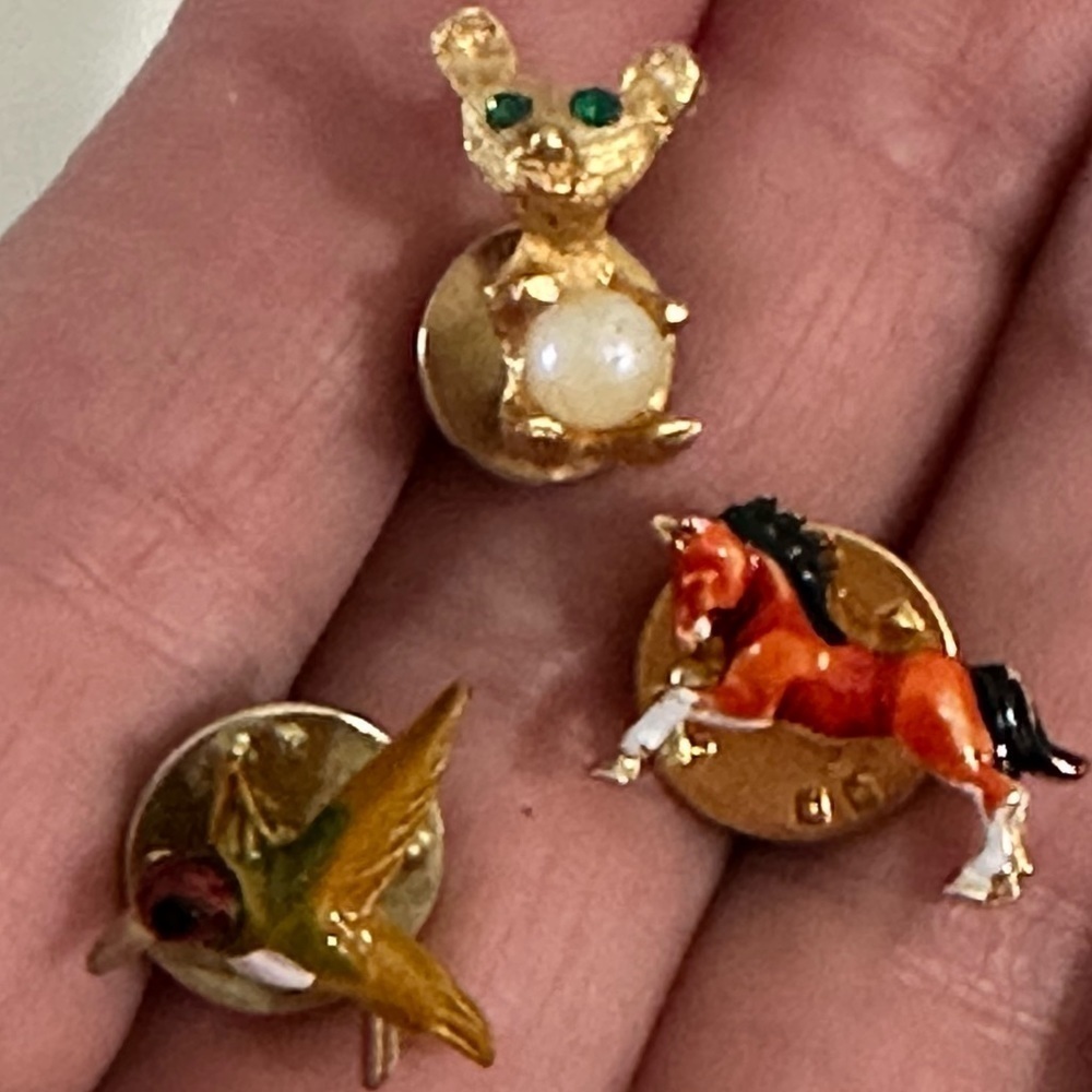 Set of 3 micro pins mouse, hummingbird, horse
